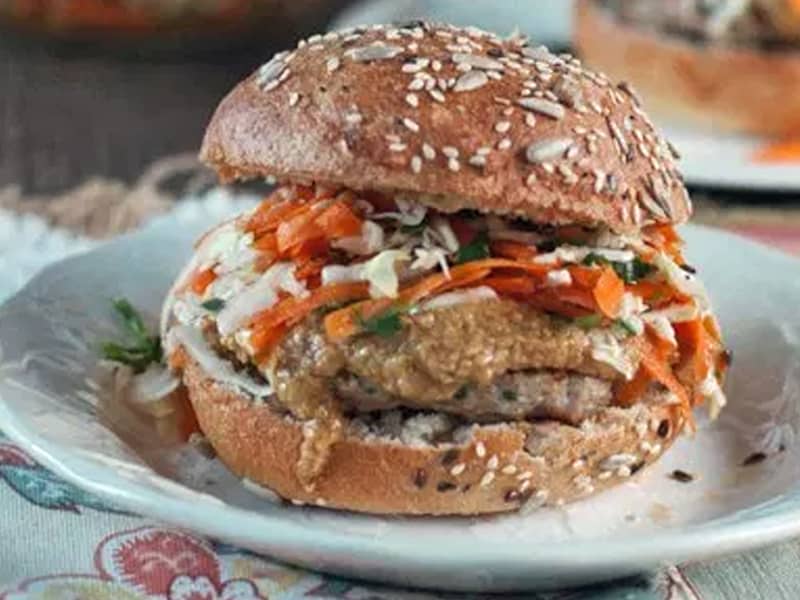 Satay chicken burgers - a quick meal