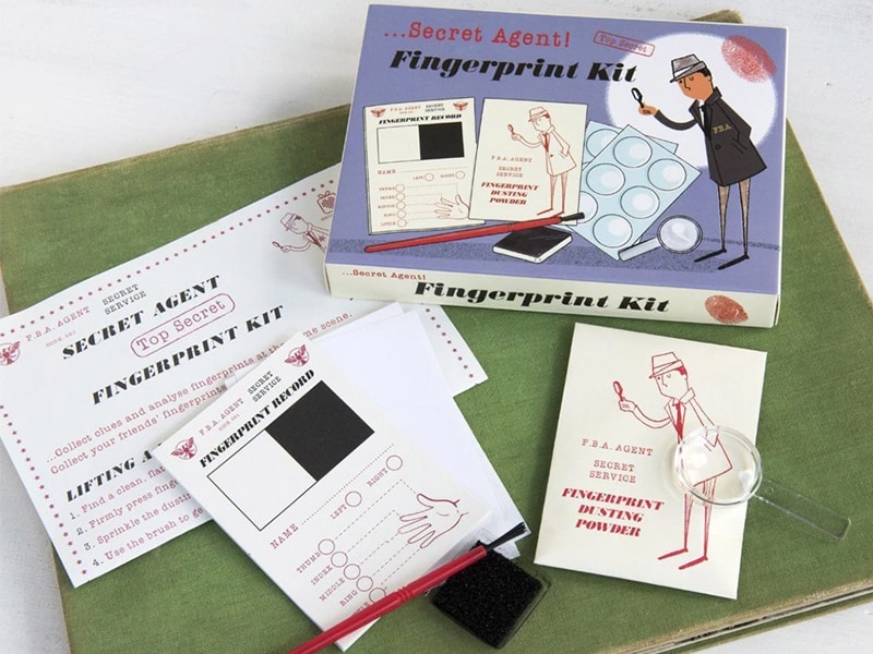 Gifts for tweens - fingerprinting kit