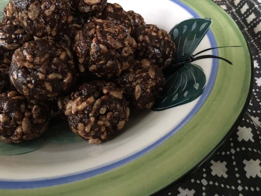 Healthy chocolate crackle bliss balls