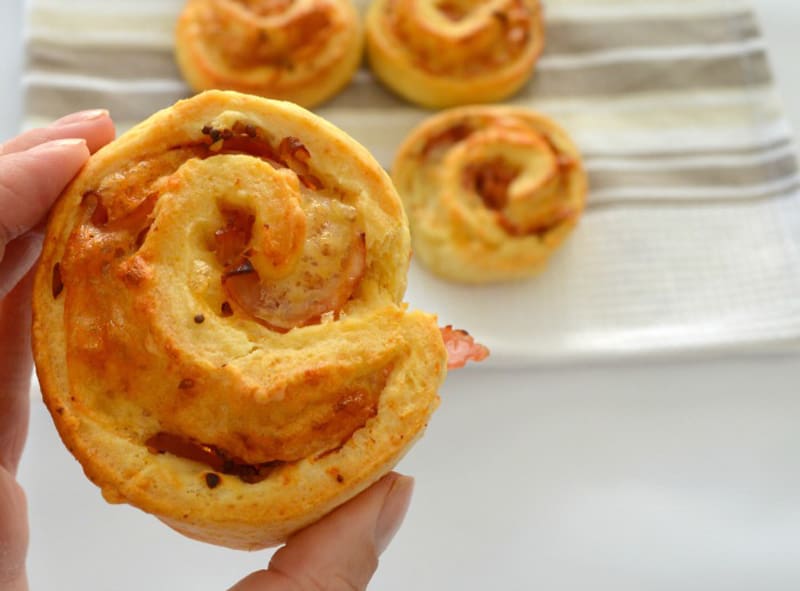 Ham and cheese scrolls