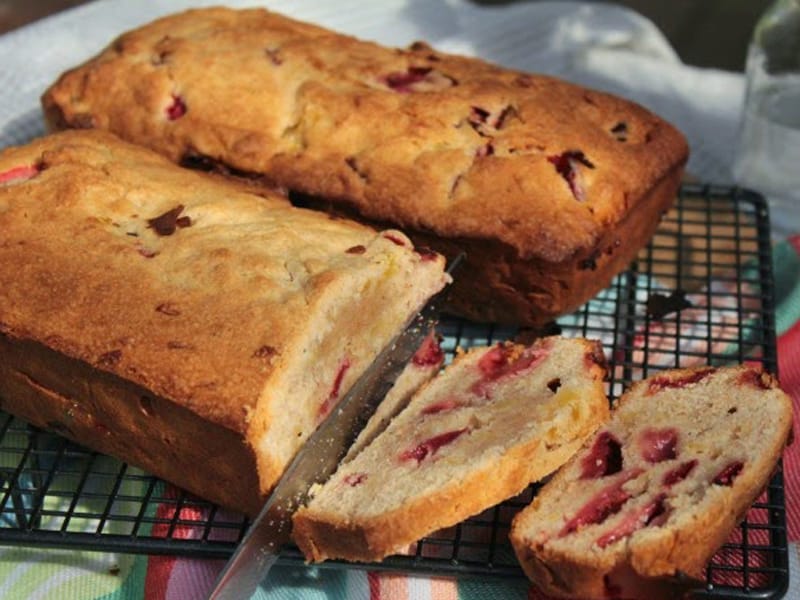 Strawberry and pineapple breakfast loaf close