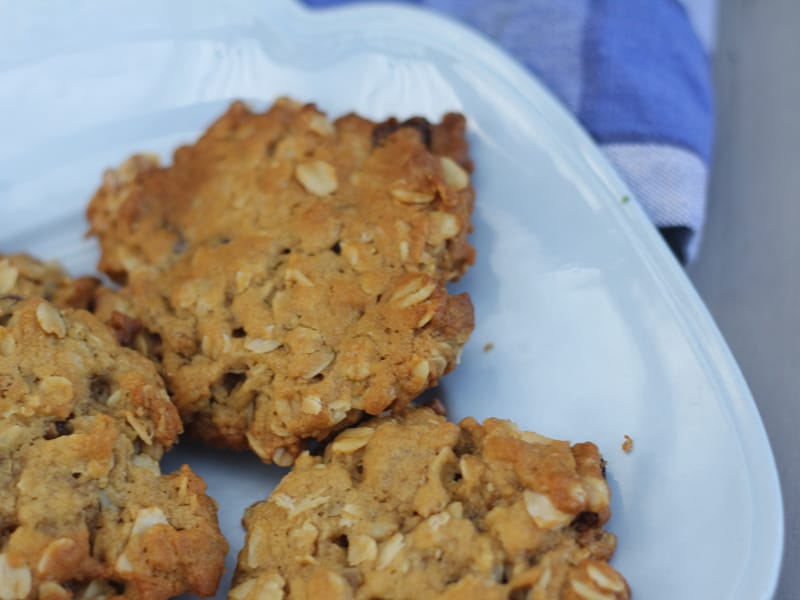Muesli cookies - easy recipe with a satisfying crunch