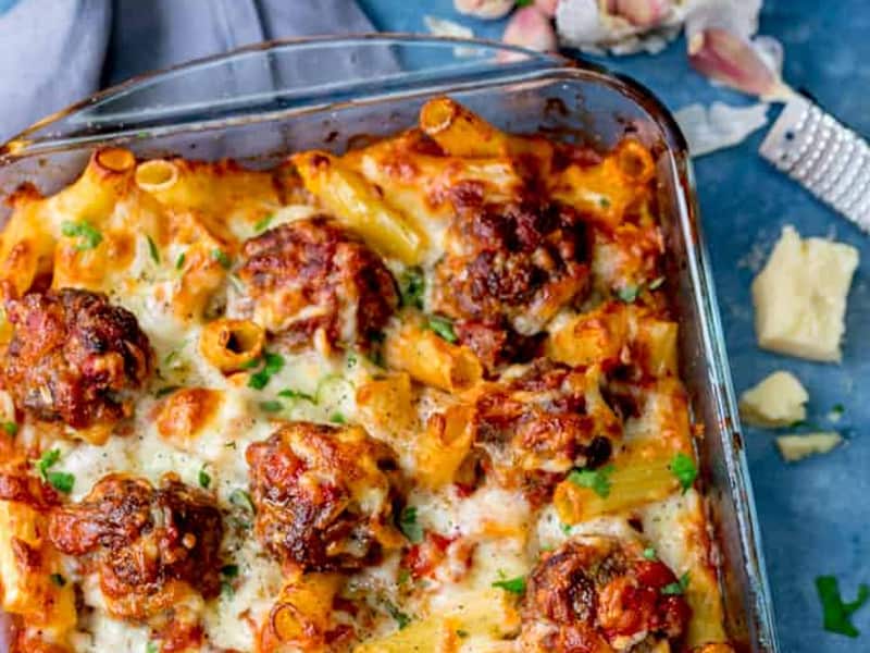 When it comes to tray bakes, you can't beat a pasta bake.