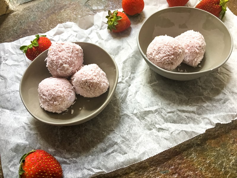 Strawberry bliss balls recipe - easy lunchbox snack