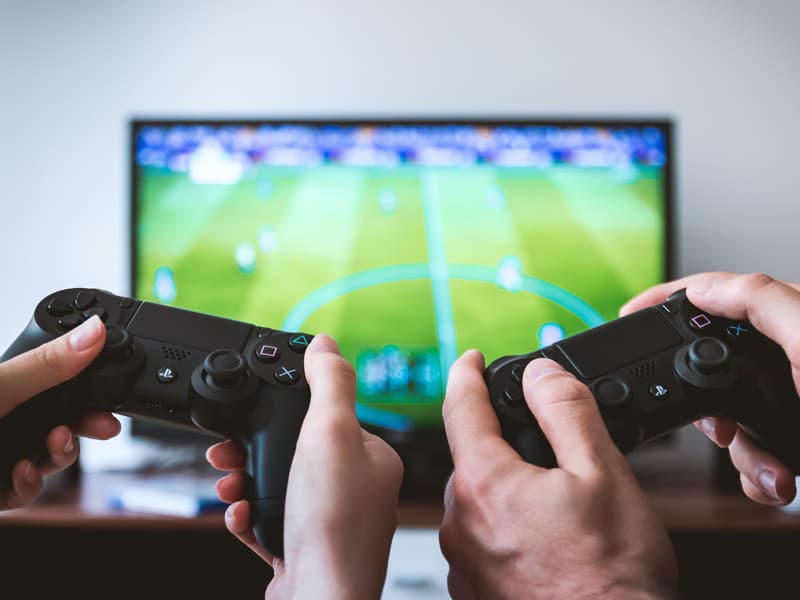 Positive benefits of gaming - collaboration and community