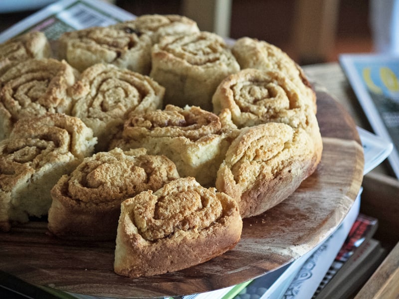 Wholemeal apple cinnamon buns recipe - three ingredient dough