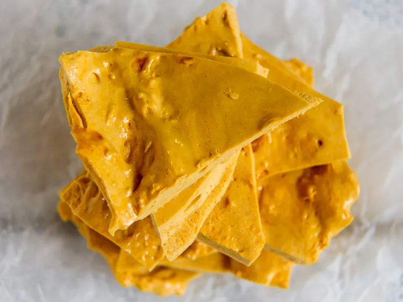Homemade honeycomb is easy to make