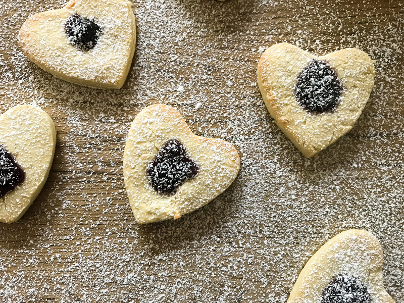 Make these jam shortbread biscuits for a friend
